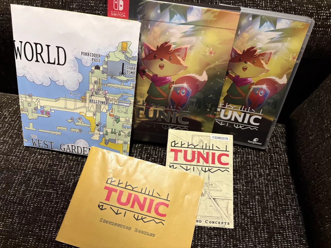 Tunic fyysinen versio karttoineen ja ohjeineen