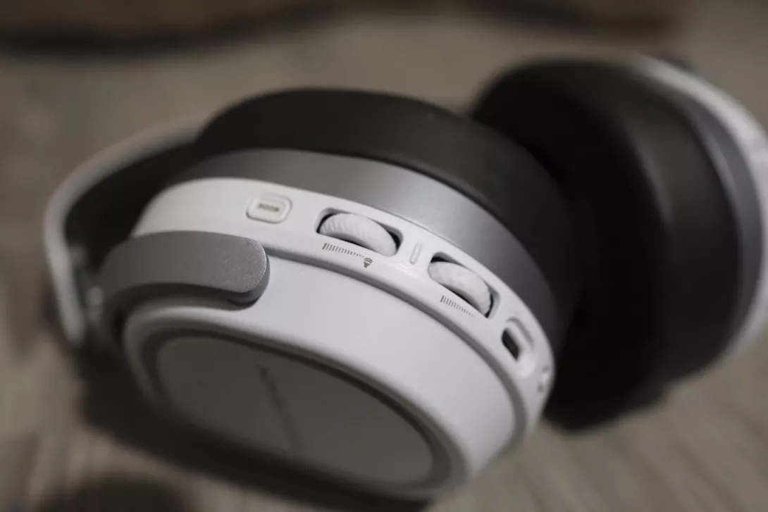 Turtle Beach Stealth 700 namiskat.JPG